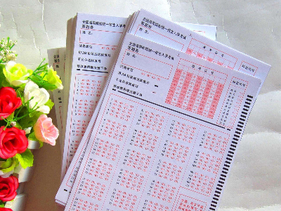 答题卡一般是什么纸质？